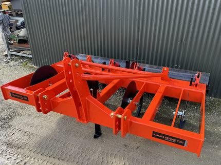 SUBSOILER AERATOR RIPPERS with swing arm roller - Tractor