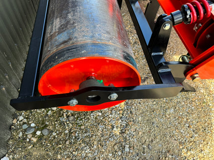 SUBSOILER AERATOR RIPPERS with swing arm roller - Tractor