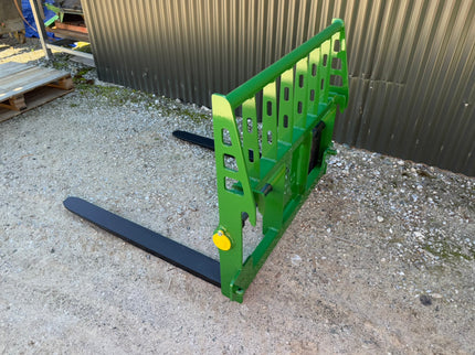 PALLET FORKS - Roll pin Type - Tractors 20-60hp